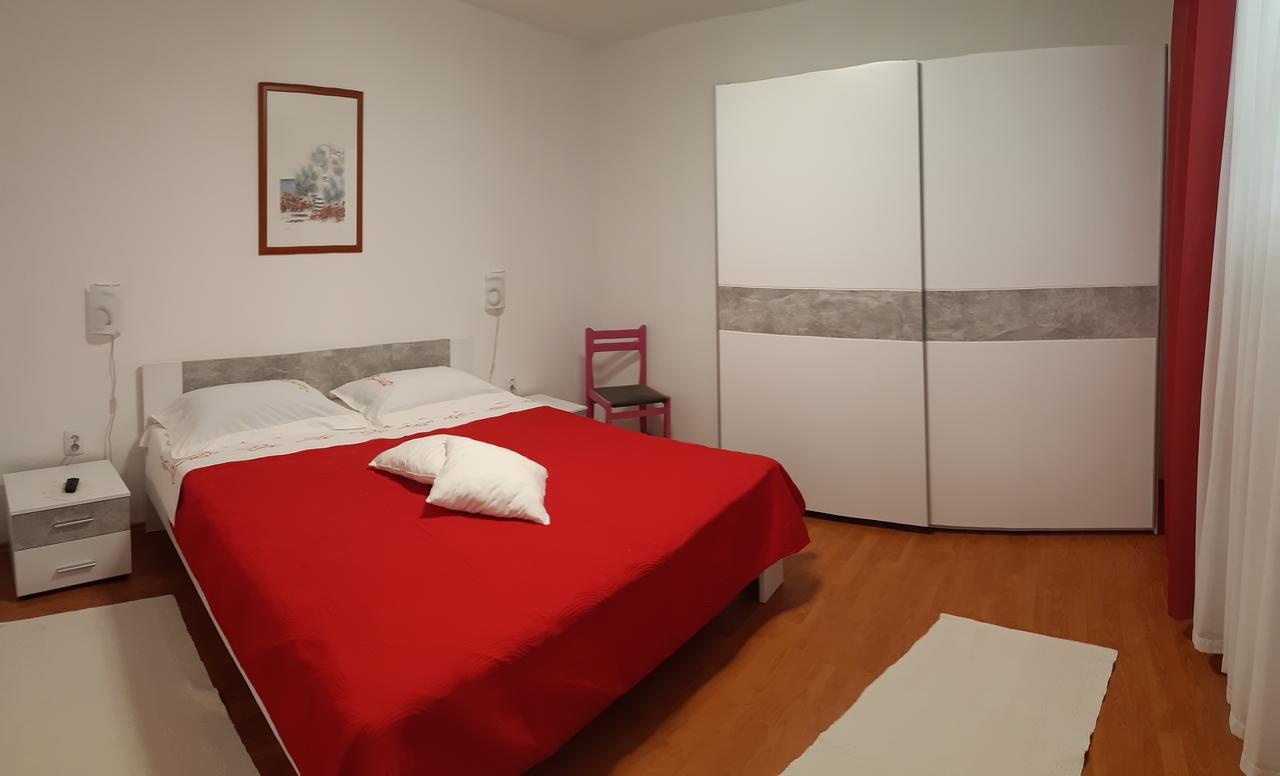 Apartment Alice Pula Bagian luar foto
