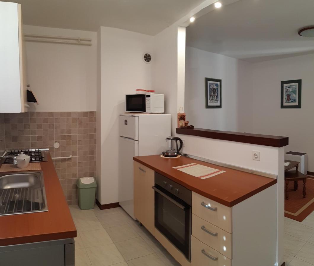Apartment Alice Pula Bagian luar foto